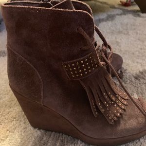 Women’s wedge ankle boots size 6.5